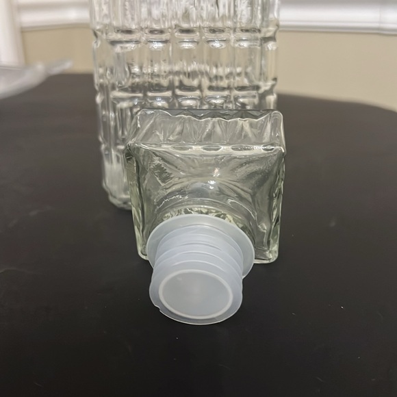 Always Home 28 Ounce Liquor Decanter Carafe Barware Bottle - Picture 3 of 8